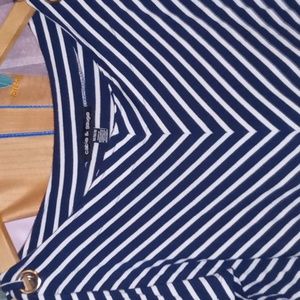 Cable and Gage Navy and white Chevron top